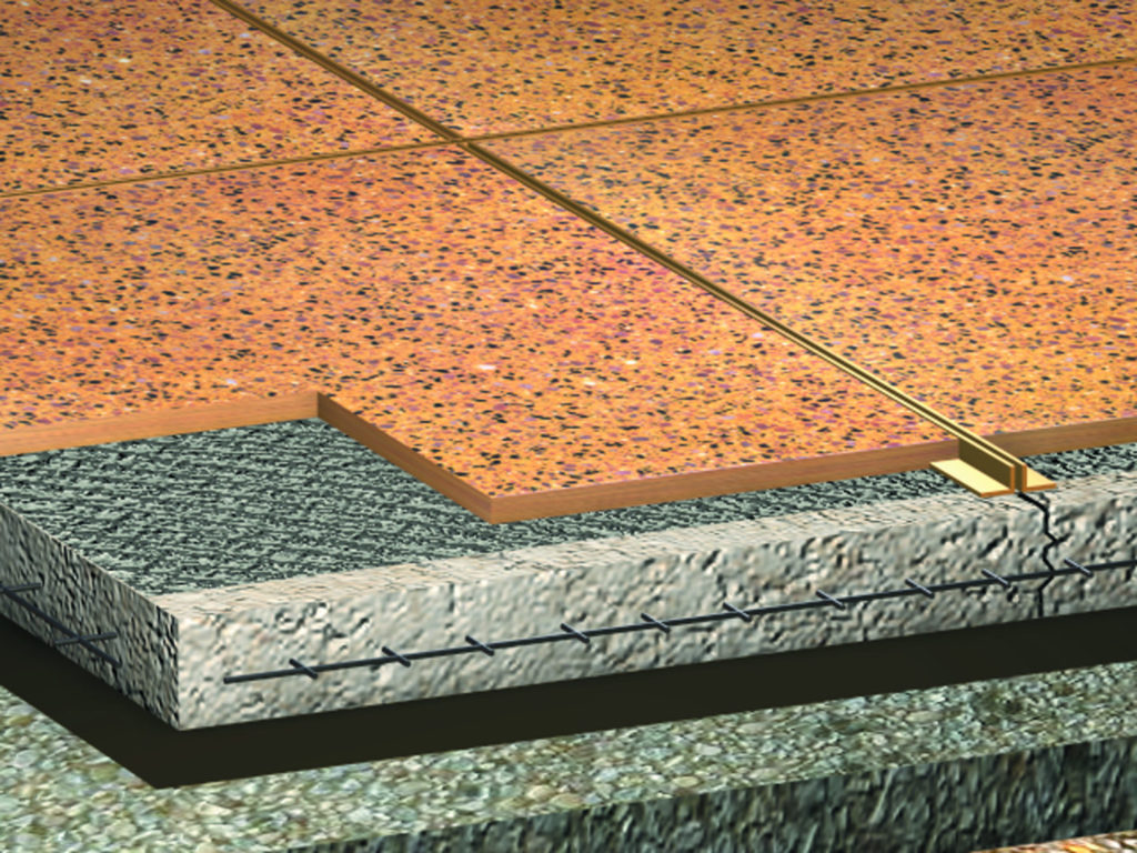 Spaccato di un pavimento realizzato a pastina "fresco su asciutto" con spessore variabile 1-5 cm 